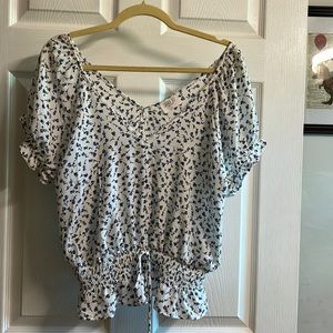 Sienna Sky floral top size large